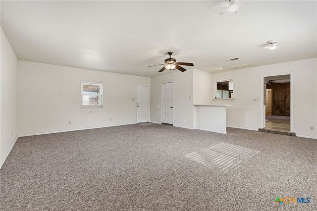 811 Nixon Street, Lockhart, TX 78644