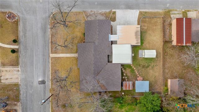 811 Nixon Street, Lockhart, TX 78644