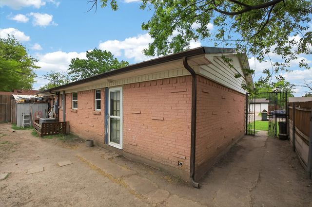 2231 Loyce Drive, Mesquite, TX 75149