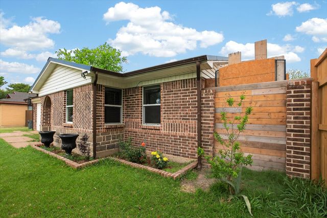 2231 Loyce Drive, Mesquite, TX 75149