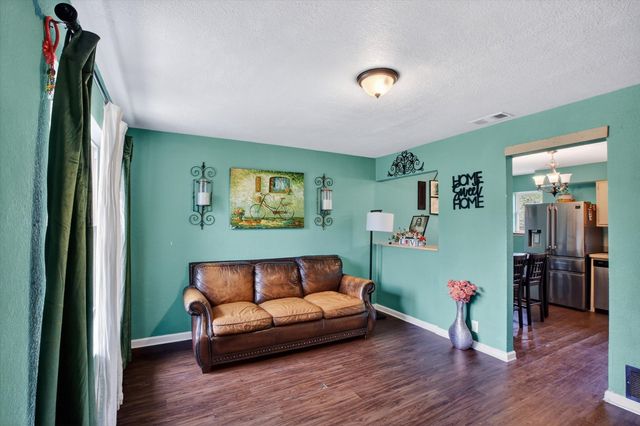 2231 Loyce Drive, Mesquite, TX 75149