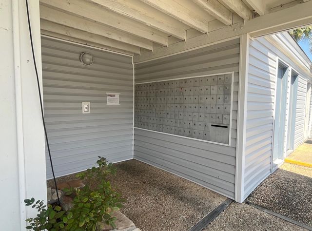 101 Old Ferry Road 37B, Shalimar, FL 32579