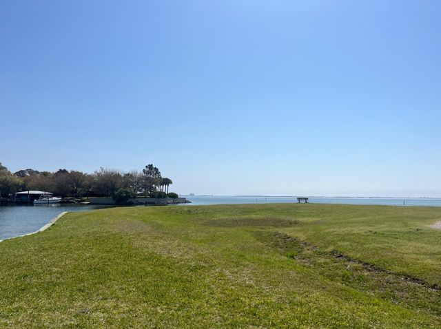 101 Old Ferry Road 37B, Shalimar, FL 32579