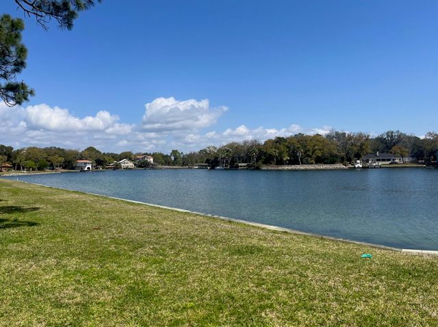 101 Old Ferry Road 37B, Shalimar, FL 32579