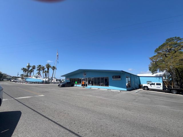 101 Old Ferry Road 37B, Shalimar, FL 32579