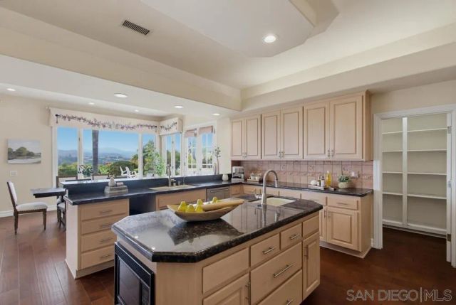 18103 Via Ascenso, Rancho Santa Fe, CA 92067
