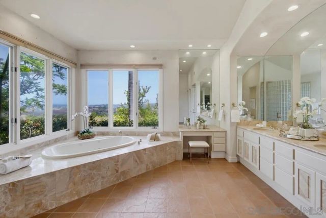 18103 Via Ascenso, Rancho Santa Fe, CA 92067
