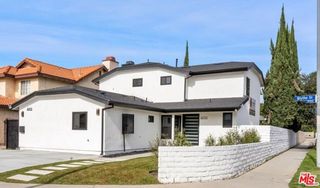 19701 Blythe Street, Los Angeles, CA 91306