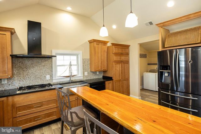38338 POINT BREEZE RD, Coltons Point, MD 20626