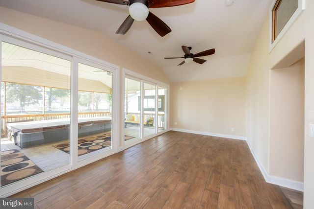 38338 POINT BREEZE RD, Coltons Point, MD 20626