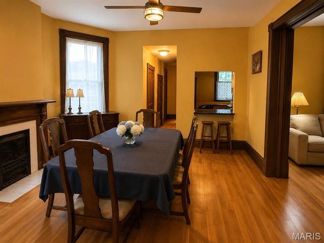 5025 Raymond Avenue, St Louis, MO 63113