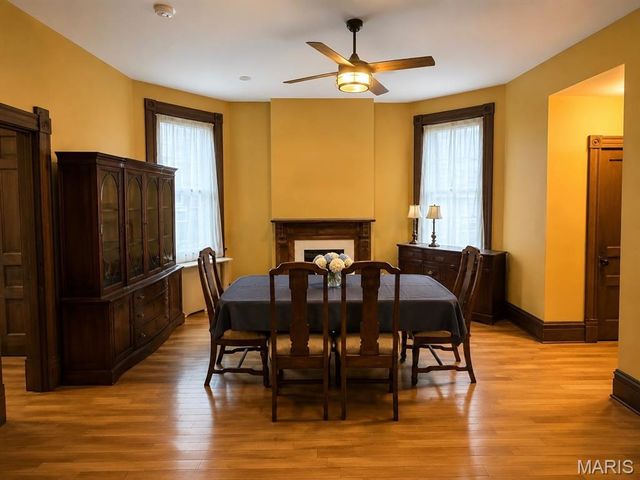5025 Raymond Avenue, St Louis, MO 63113
