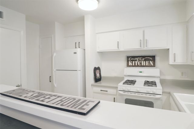 614 Kipling St Street B8, Houston, TX 77006