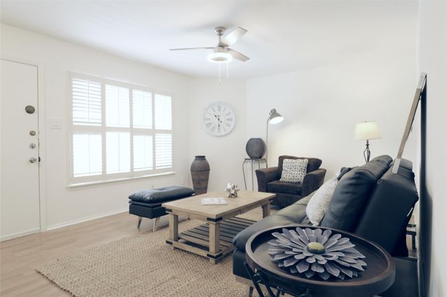 614 Kipling St Street B8, Houston, TX 77006