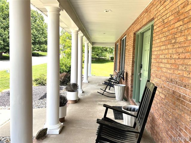 863 Marc Drive, Alton, IL 62002