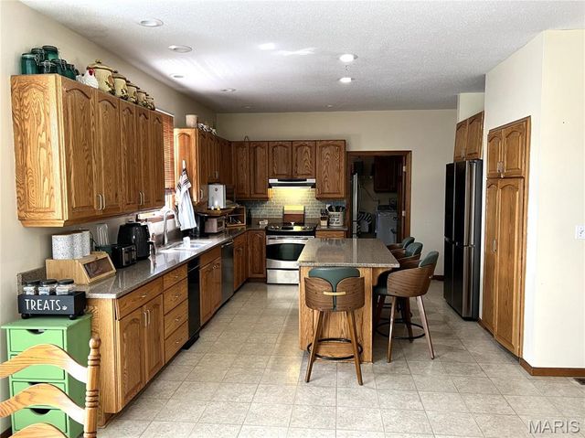 863 Marc Drive, Alton, IL 62002