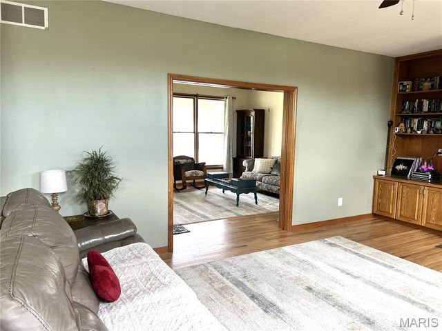 863 Marc Drive, Alton, IL 62002