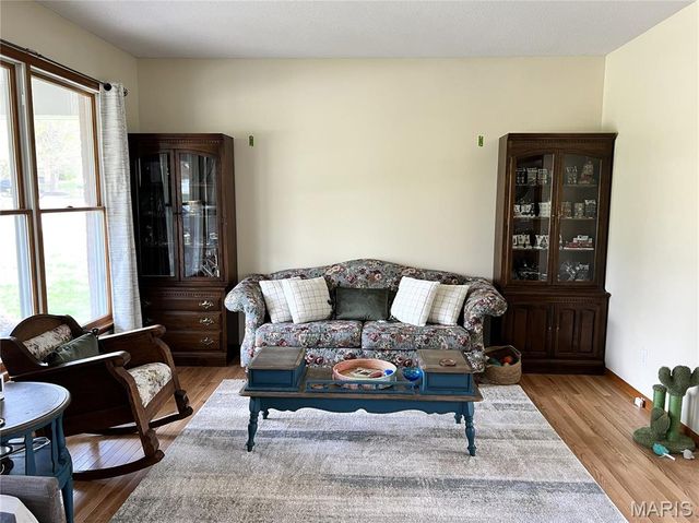 863 Marc Drive, Alton, IL 62002