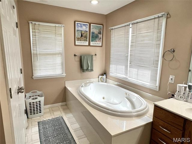 863 Marc Drive, Alton, IL 62002