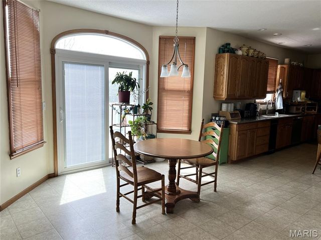863 Marc Drive, Alton, IL 62002