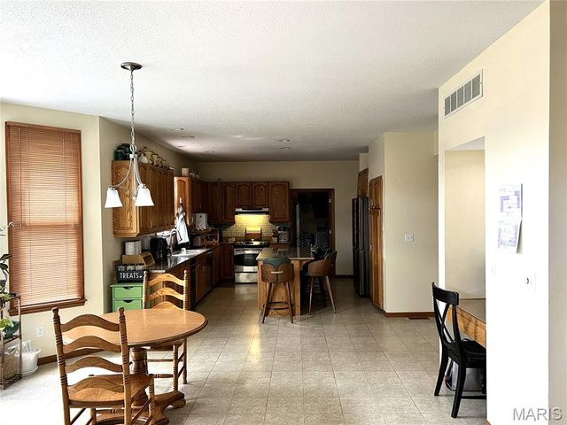 863 Marc Drive, Alton, IL 62002