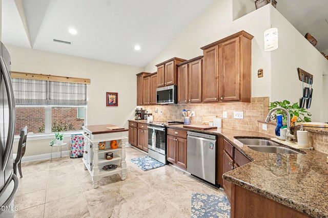 608 Sippihaw Oaks Drive, Fuquay Varina, NC 27526