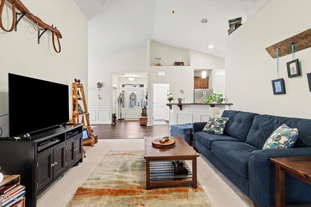 608 Sippihaw Oaks Drive, Fuquay Varina, NC 27526