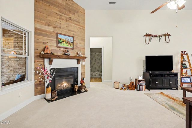 608 Sippihaw Oaks Drive, Fuquay Varina, NC 27526