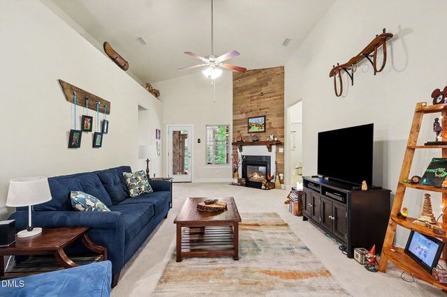 608 Sippihaw Oaks Drive, Fuquay Varina, NC 27526