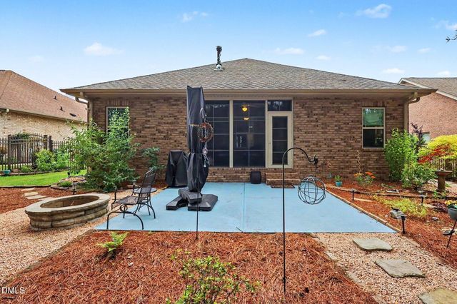 608 Sippihaw Oaks Drive, Fuquay Varina, NC 27526
