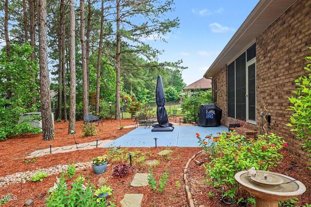 608 Sippihaw Oaks Drive, Fuquay Varina, NC 27526