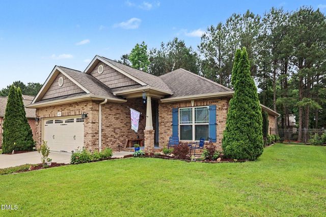 608 Sippihaw Oaks Drive, Fuquay Varina, NC 27526
