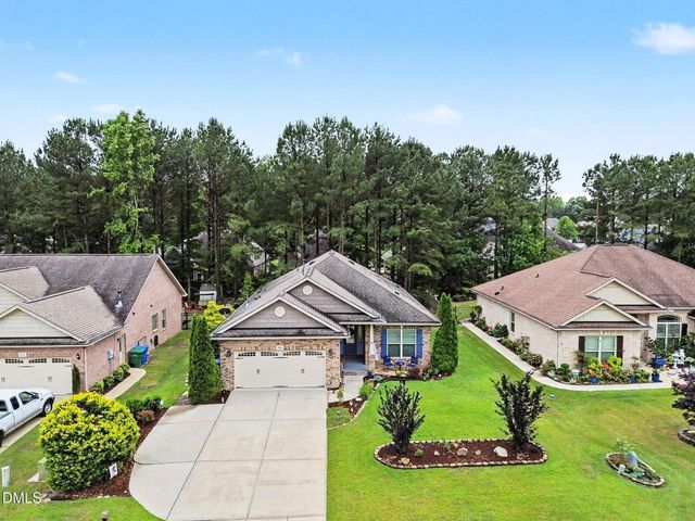 608 Sippihaw Oaks Drive, Fuquay Varina, NC 27526