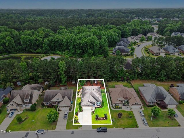 608 Sippihaw Oaks Drive, Fuquay Varina, NC 27526
