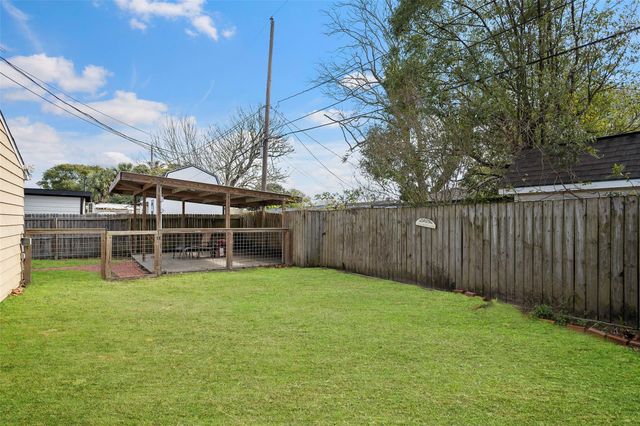 115 Marlin Avenue, Galveston, TX 77550