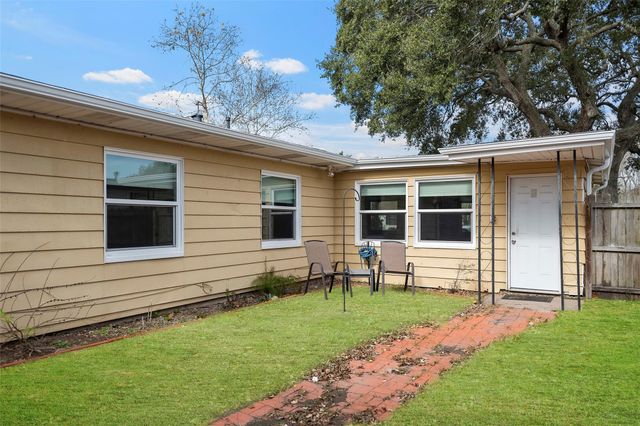 115 Marlin Avenue, Galveston, TX 77550