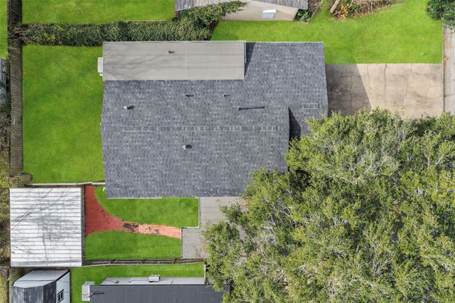 115 Marlin Avenue, Galveston, TX 77550