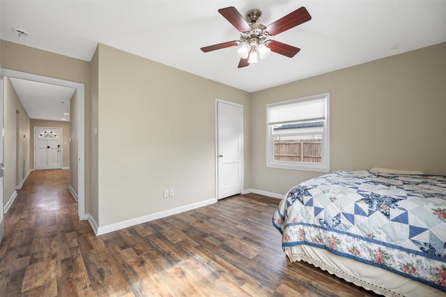 115 Marlin Avenue, Galveston, TX 77550