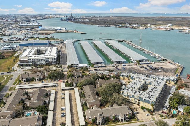 115 Marlin Avenue, Galveston, TX 77550