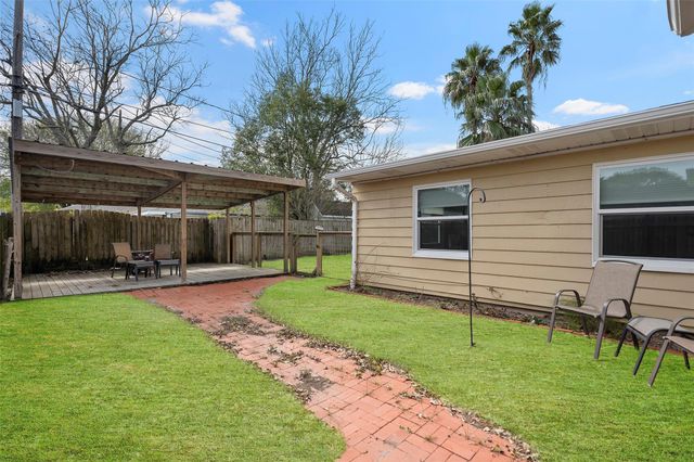 115 Marlin Avenue, Galveston, TX 77550