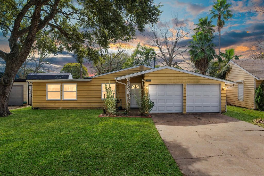 115 Marlin Avenue, Galveston, TX 77550