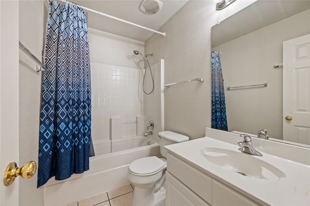 5404 Pecan Creek Circle, Fort Worth, TX 76244