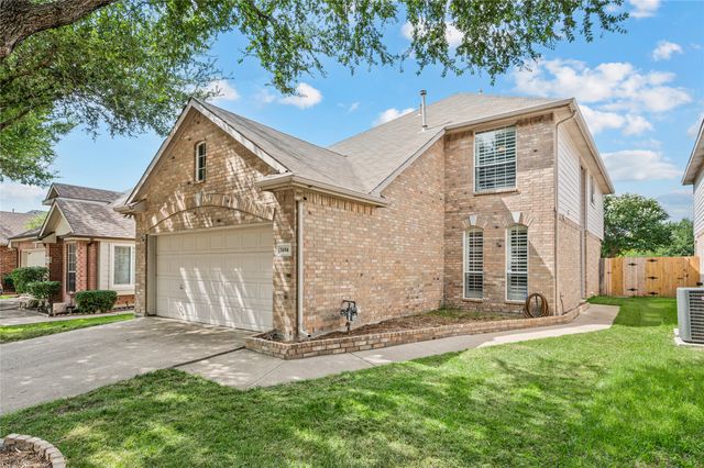 5404 Pecan Creek Circle, Fort Worth, TX 76244