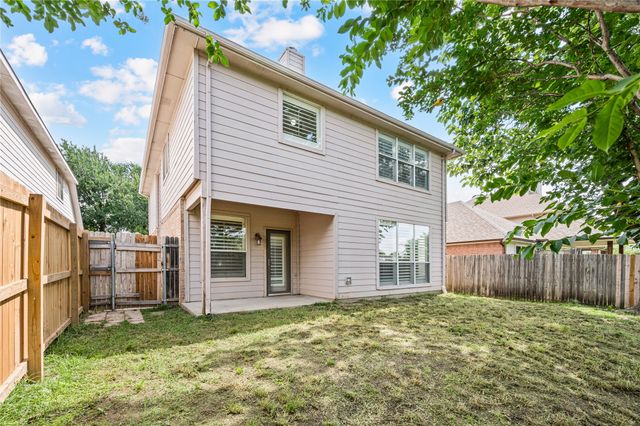 5404 Pecan Creek Circle, Fort Worth, TX 76244