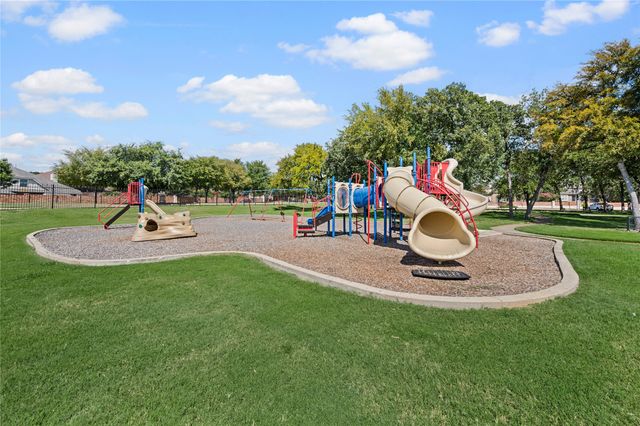5404 Pecan Creek Circle, Fort Worth, TX 76244
