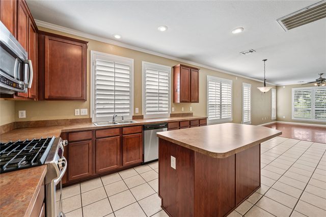 5404 Pecan Creek Circle, Fort Worth, TX 76244