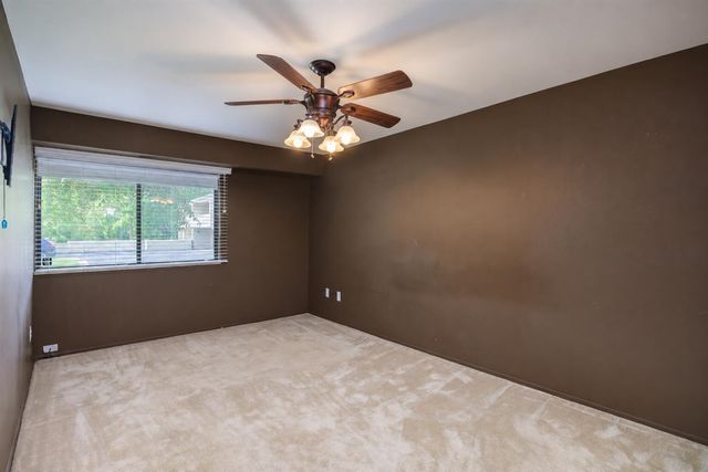 3835 Lone Pine Road 100, West Bloomfield, MI 48323
