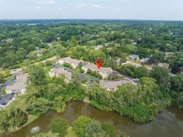 3835 Lone Pine Road 100, West Bloomfield, MI 48323