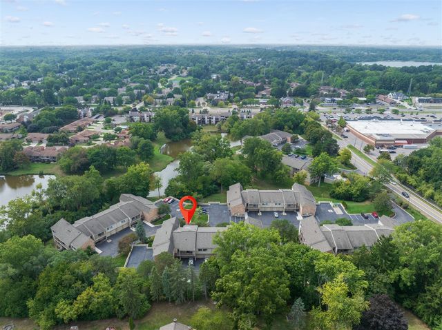 3835 Lone Pine Road 100, West Bloomfield, MI 48323