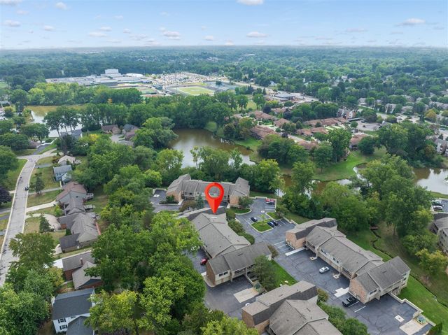 3835 Lone Pine Road 100, West Bloomfield, MI 48323